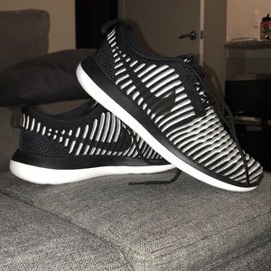 Nike Roshe 2 Flynit